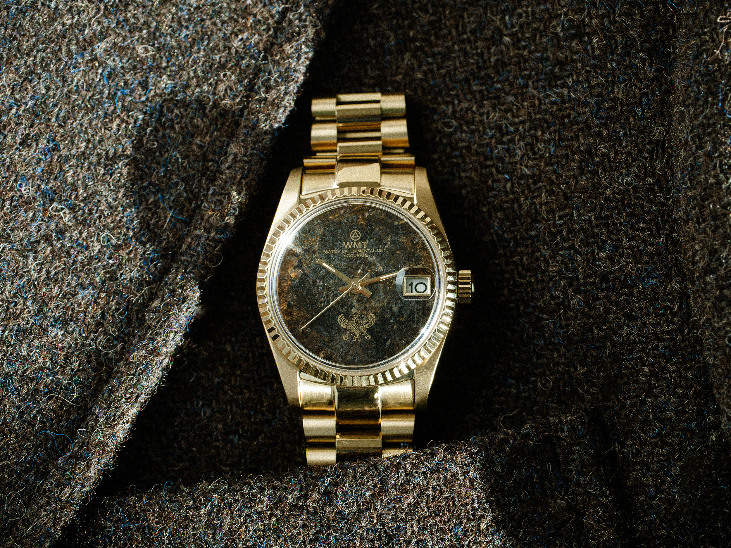 WMT Watches Cabochon – Golden silk stone / Falcon / Gold Plating Edition