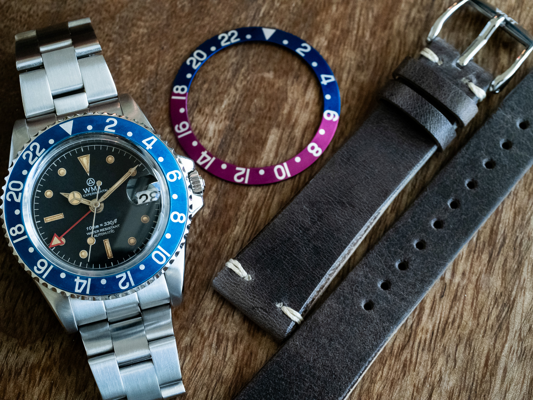WMT Watches Sanford MKII – Interchangeable Bezel / Fuchsia & Blueberry Bezel / Aged Edition / Metal Bracelet + Leather Strap Set